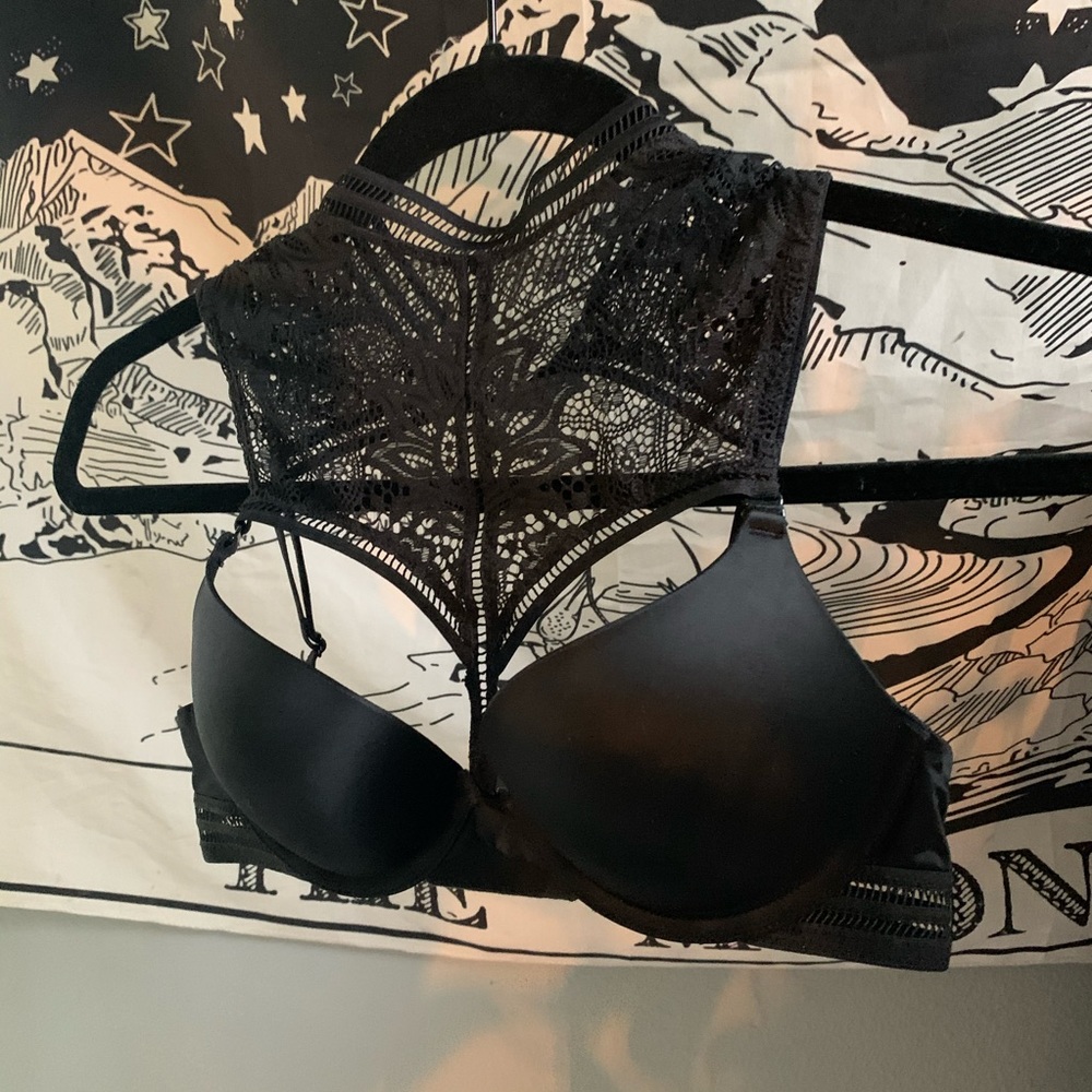 Victoria’s Secret Lace Halter Push Up Bra